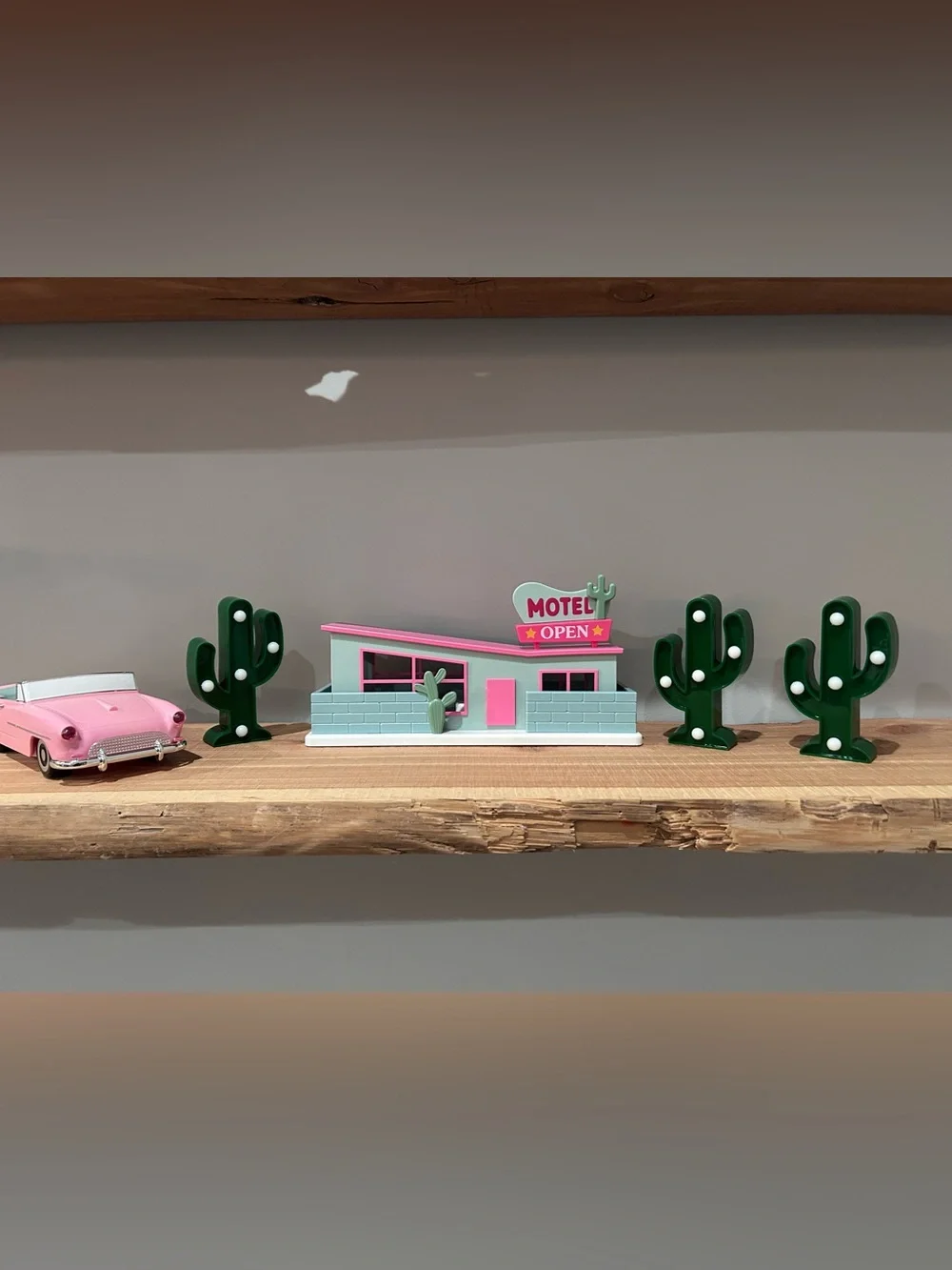 🌵🩷Target Bullseye Playground Mid-Century Palm Springs Barbiecore LED Decor🩷🌵